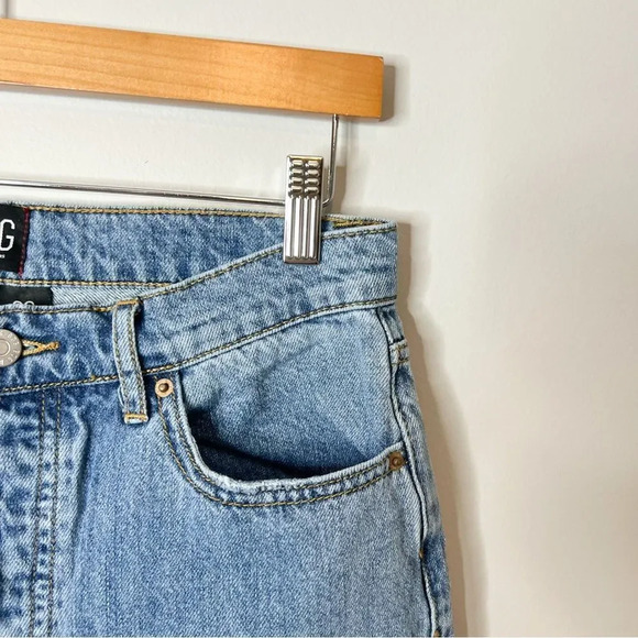 Urban Outfitters BDG High Waisted Slim Straight Light Wash Jeans - Picture 4 of 8